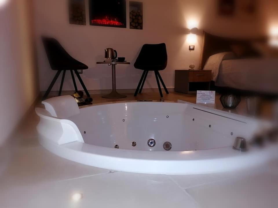 Lux Suite Taranto Exterior photo