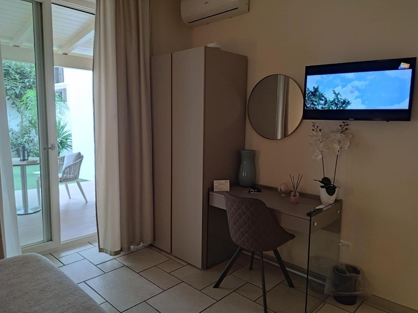 Lux Suite Taranto Exterior photo